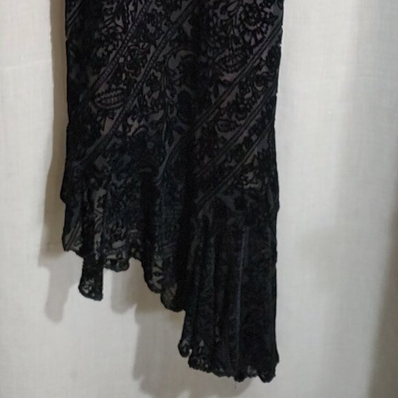 Elegant cut velvet evening dress size 4 - Picture 3 of 3